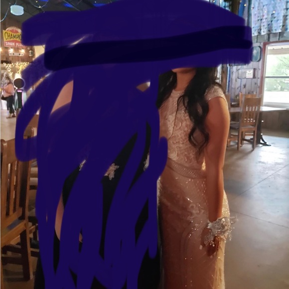 Dress size4 - Picture 1 of 2